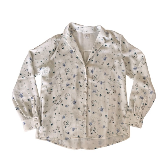 *SOLD* Aritzia Wilfred Tulum Button-Up in White - Picture 5 of 5